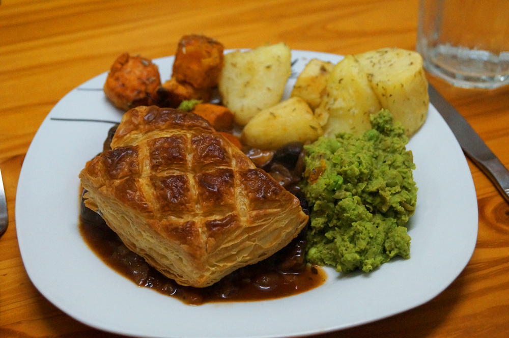 bourguignon pie and roast potatoes
