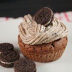 Very Simple Oreo Cupcakes with Cookie Frosting